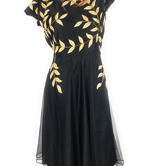 Black and Gold dress - Picture 3 of 7